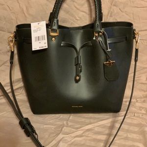 MICHAEL KORS BLAKELY BUCKET BAG NWT